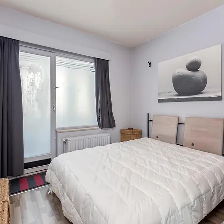 Flat In With Marina Views *