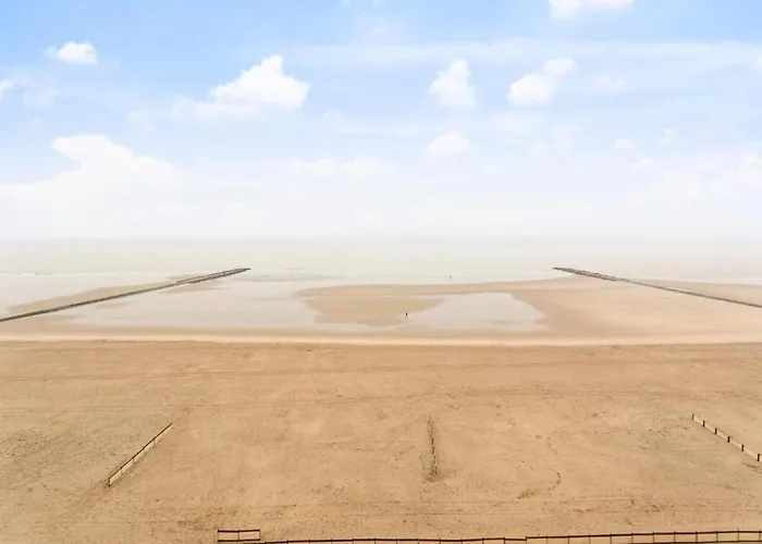 Flat In With Marina Views *